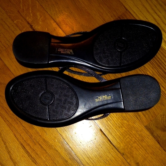 Toscanella Made in Italy Size 7 Black Thong Sandals Bling Rhinestone Studs - Picture 6 of 7